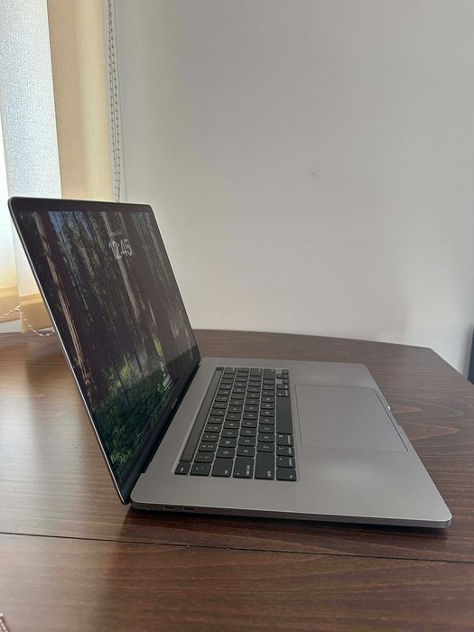 Apple MacBook Pro A2141 32GB RAM