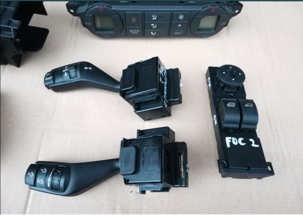 Bloc lumini ford focus 2 1.6i 100 cp hwda 4M5T13A024LA