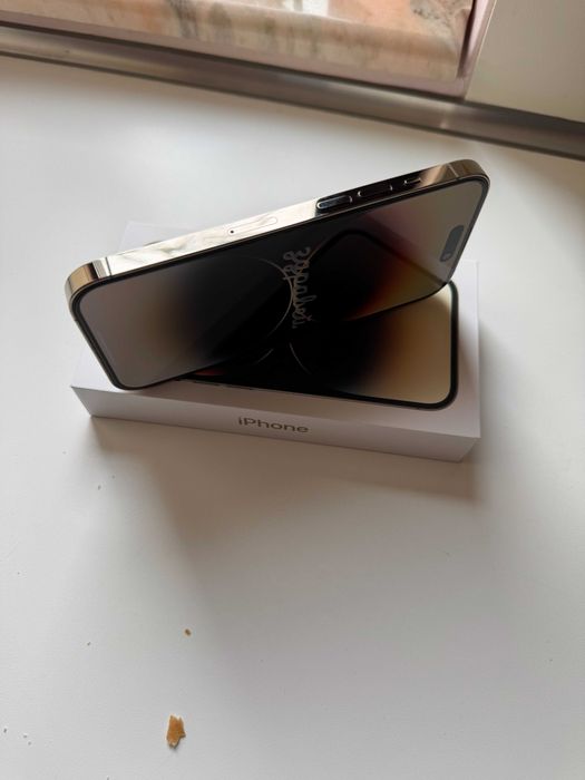 Продавам iPhone 14 Pro 128GB Gold като НОВ! Батерия 99%!