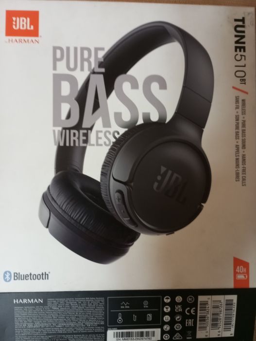 Продам наушники JBL