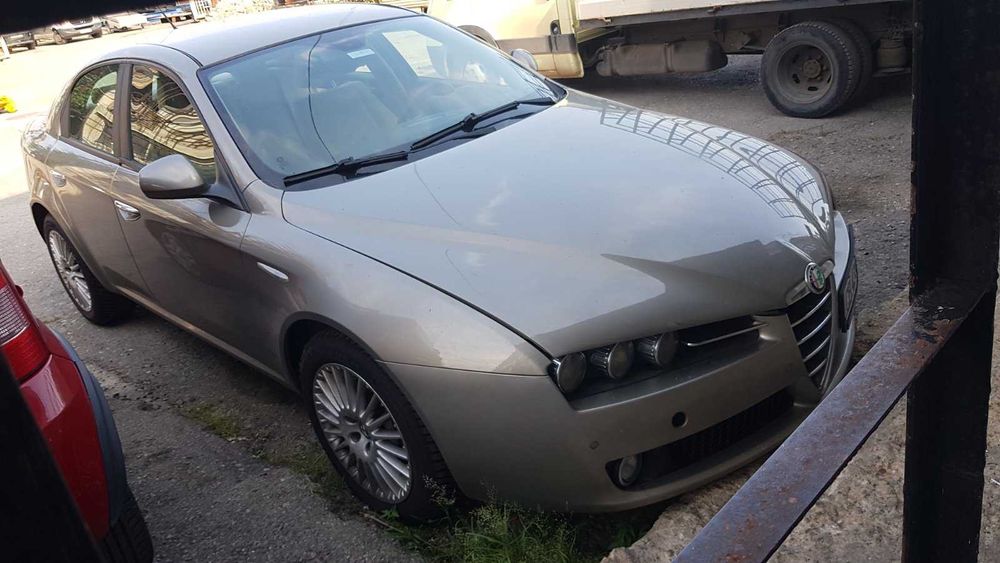 Алфа Ромео 159 на части