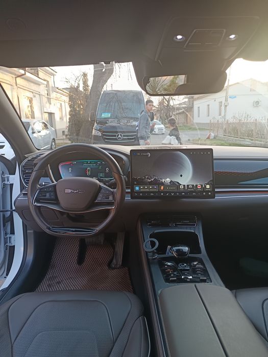 Ofitsalniy byd han 715 km