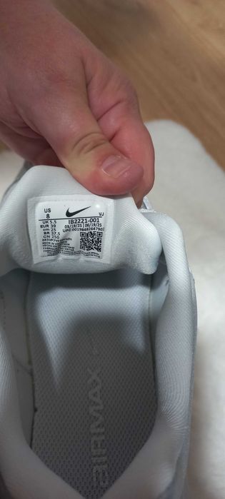 Продавам чисто нови маратонки NIKE AIR MAX MUSE