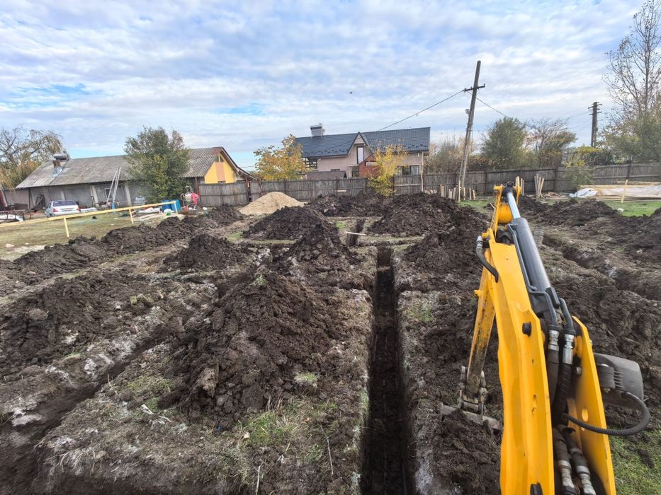 Miniexcavator de închiriat