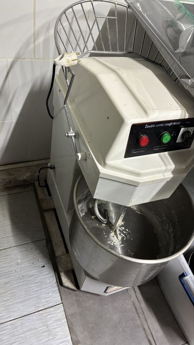 Продается тестомес производственный