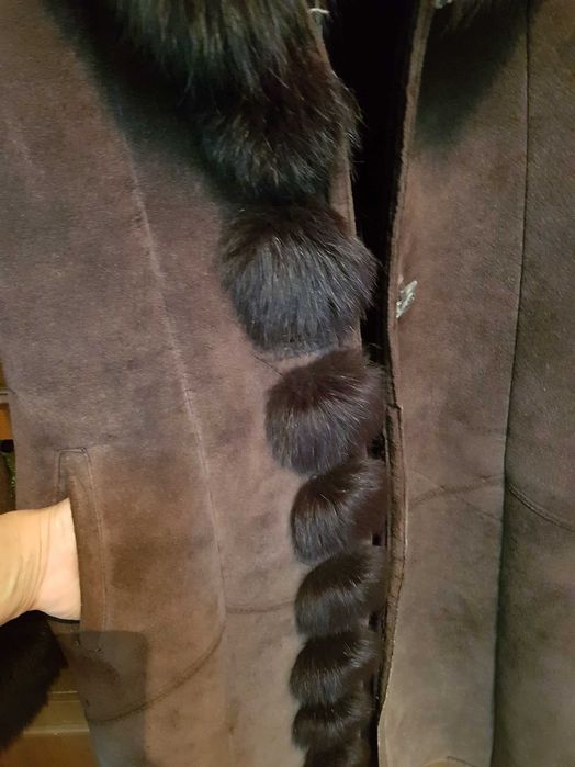 Продаю дублёнку , цвет баклажан