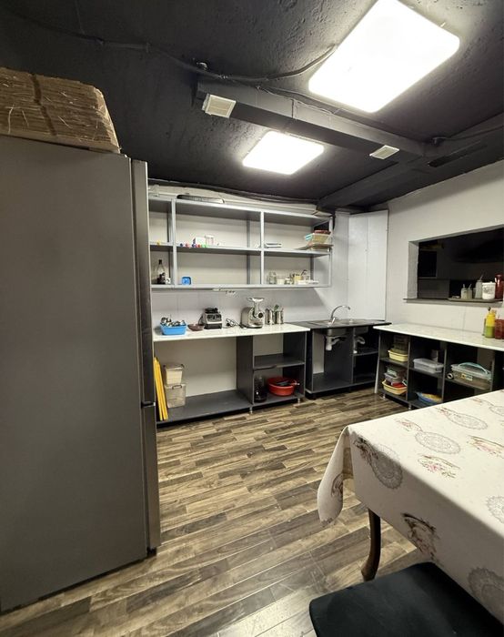 Аренда под офис 5 минут от метро Айбек С Мебелью, 9 комната 2500$ !