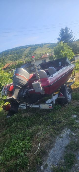 Продавам моторна лодка