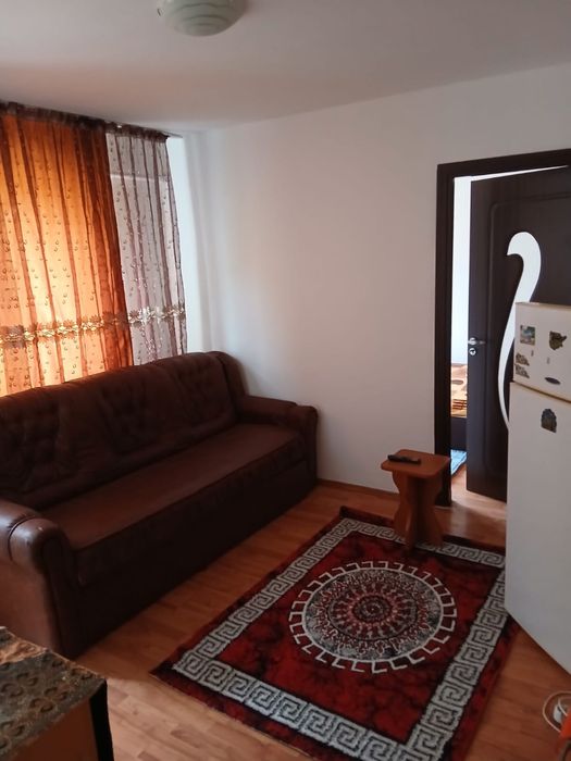 Apartament 2 camere de inchiriat - zona Piata Valea Rosie