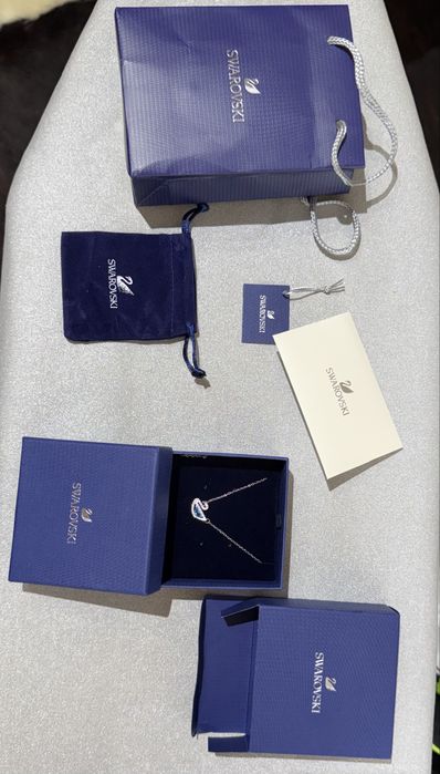 Swarovski колие с лебед