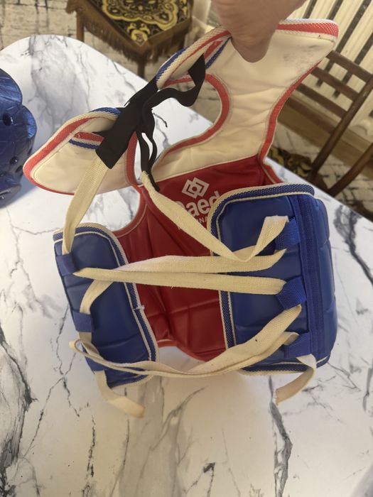 Защитный жилет для Тхэквондо.