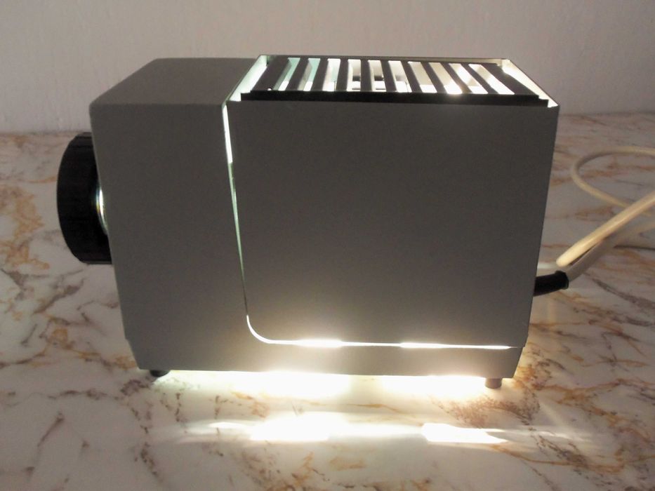 Прожекционен апарат за филмчета и диапозитиви Profil S полски, 2лампи.