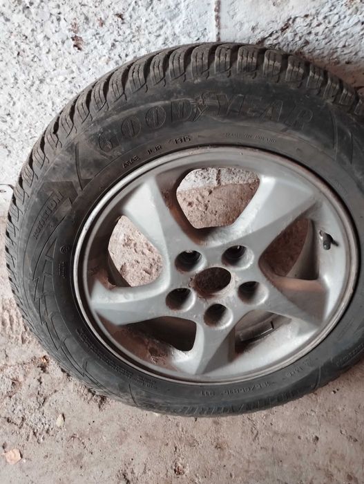 Алуминиеви джанти и зимни гуми 5x114,3 r15