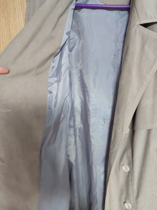 Плащ бежевого цвета
