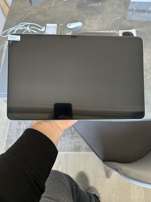 Продава се чисто нов таблет Teclast T60 Plus + клавиатура и аксесоари