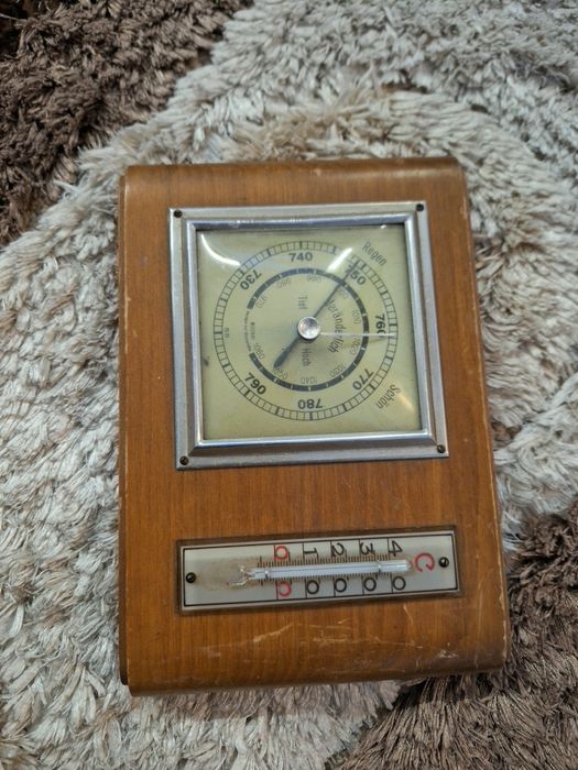 Statie meteo lemn cu barometru