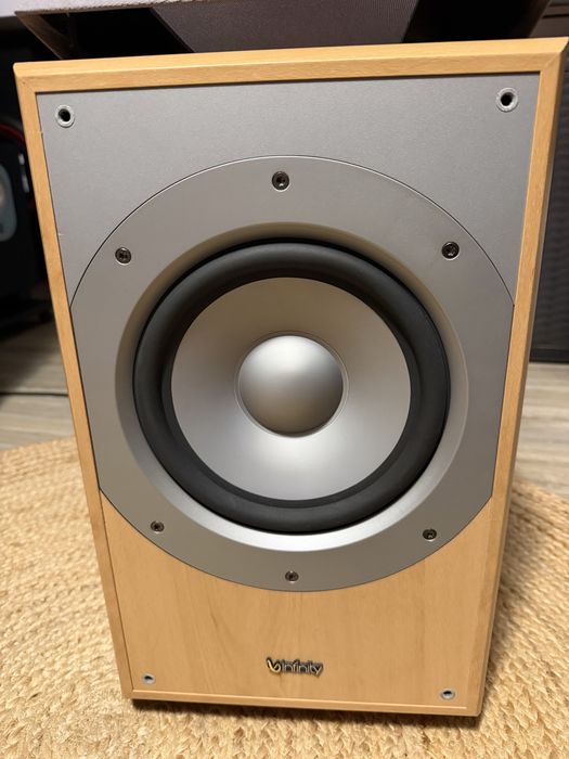 Boxe, centrii, subwoofers