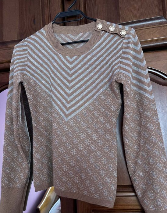 Пуловер    Guess