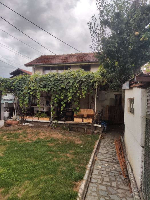 Продава се Къща в с. Казичене, Област София-град - 240 кв.м за 850 €/кв.м - Снимка #1