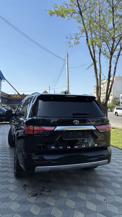 Toyota Sequoia Capstone