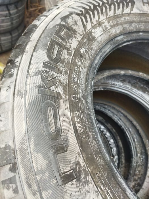 Зимние шины Нокиан 285/60/18 пара
