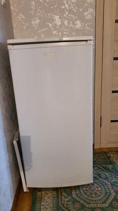 Холодильник Бирюса.