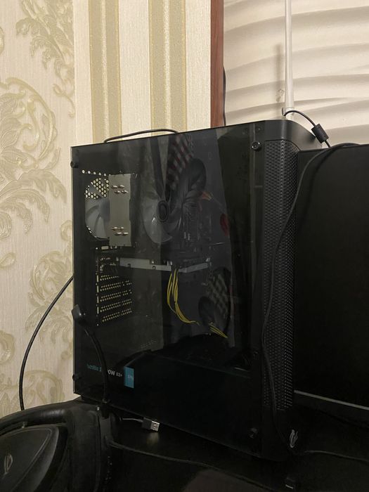 I3-12100f  16 gb  Rrx 580