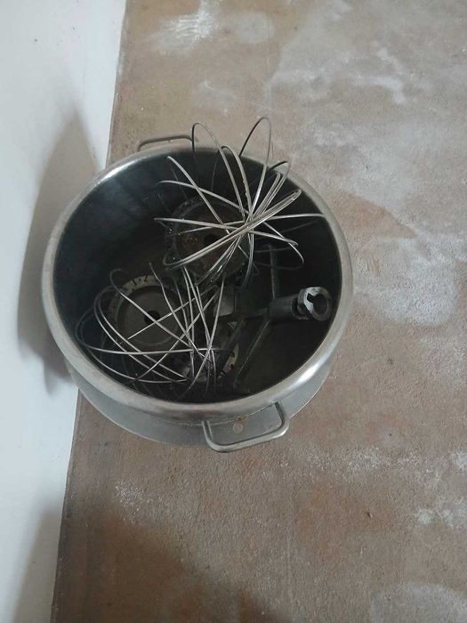 Pechka Mekser sotiladi,