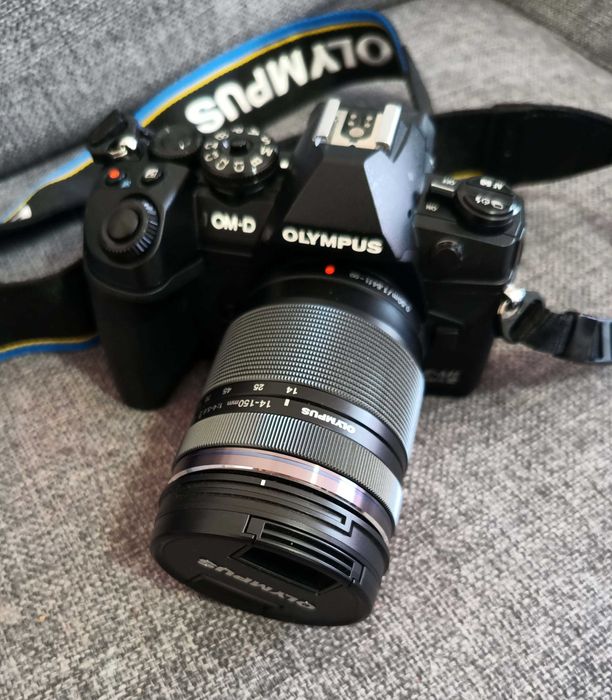 Olympus Om-d E-M1 Mark III + obiectiv 14-150mm