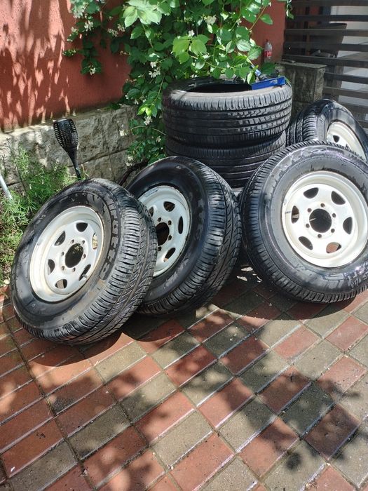 Vând 3 seturi de roti ca noi.