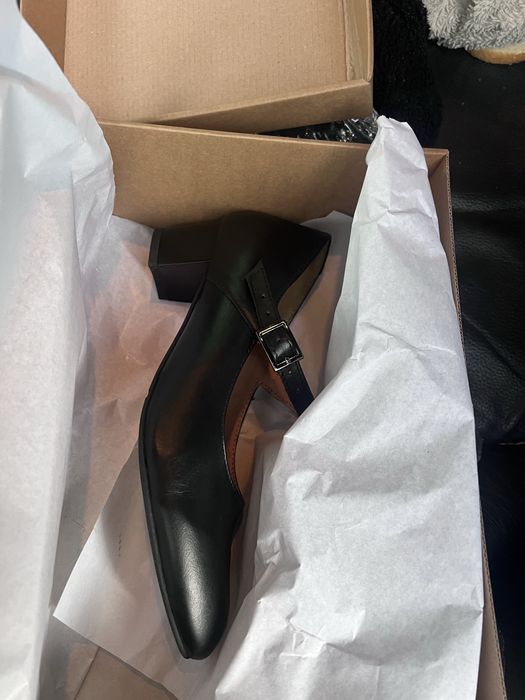 Costum popular si pantofi