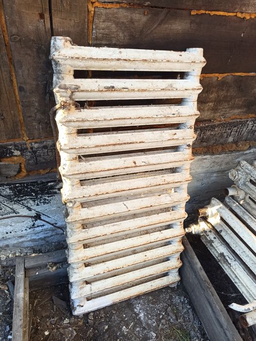 Продам чугунные радиаторы