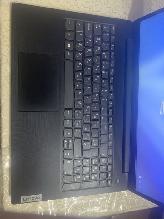 Noutbuk lenova sotiladi