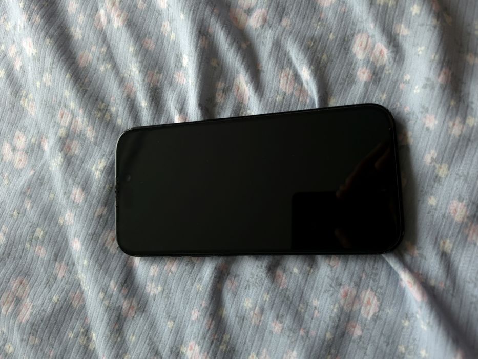Продам IPhone 16