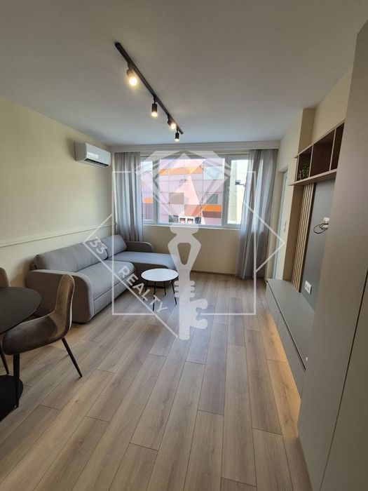 Продава се Двустаен апартамент в Пловдив, Съдийски - 67 кв.м за 2463 €/кв.м - Снимка #2