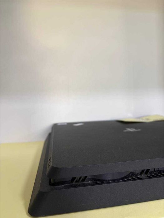 PS4 1TB + 1 MANETA + CABLU Staramanet (ctg)