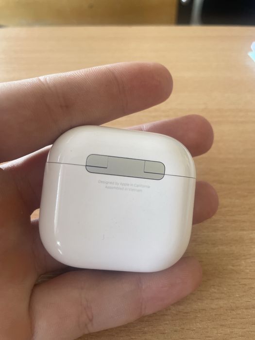 Продам AirPods 4 ANC