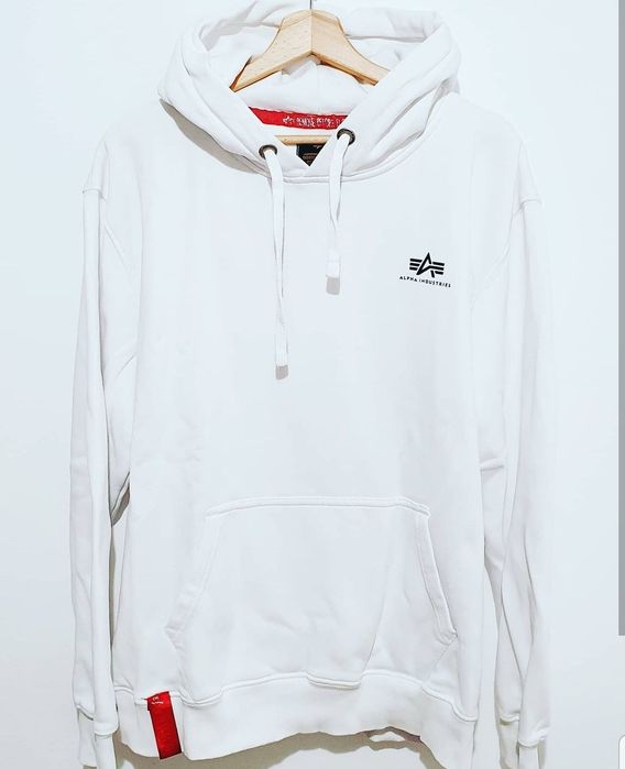 Суичъри и худита Alpha Industries