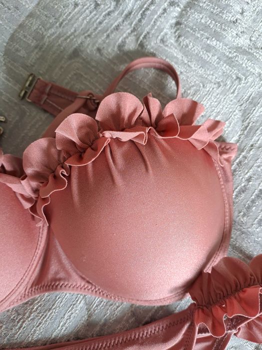 Нов бански пясъчно златист