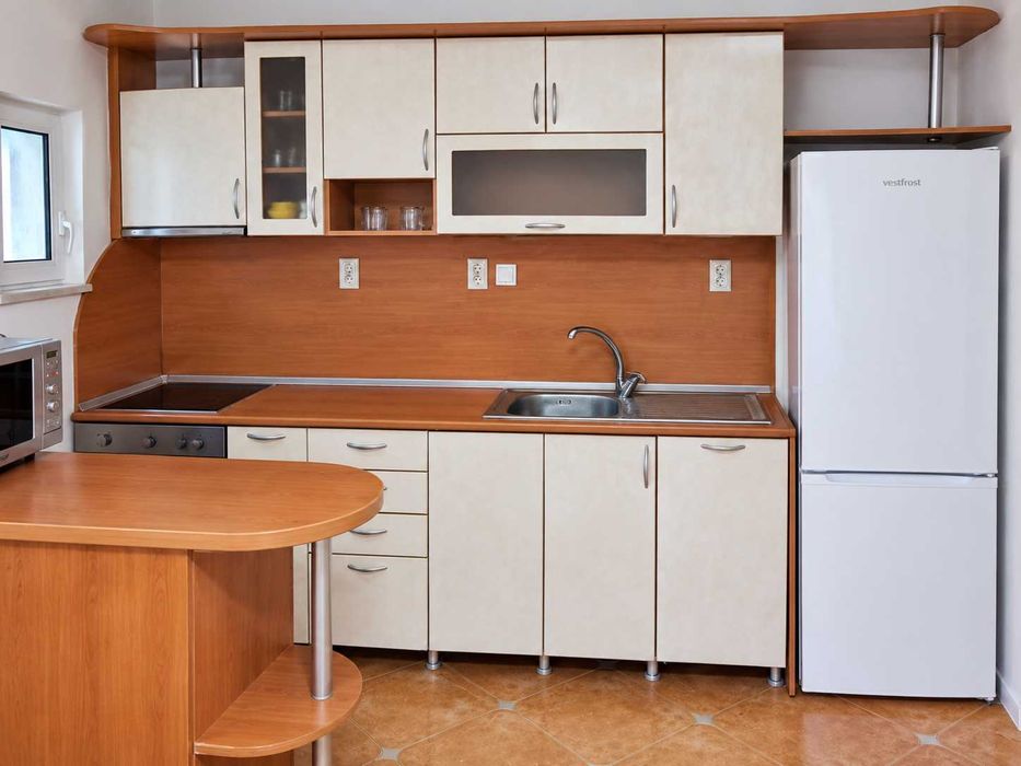 Дава се под наем Тристаен апартамент в Бургас, Изгрев - 70 кв.м за 650 € - Снимка #3