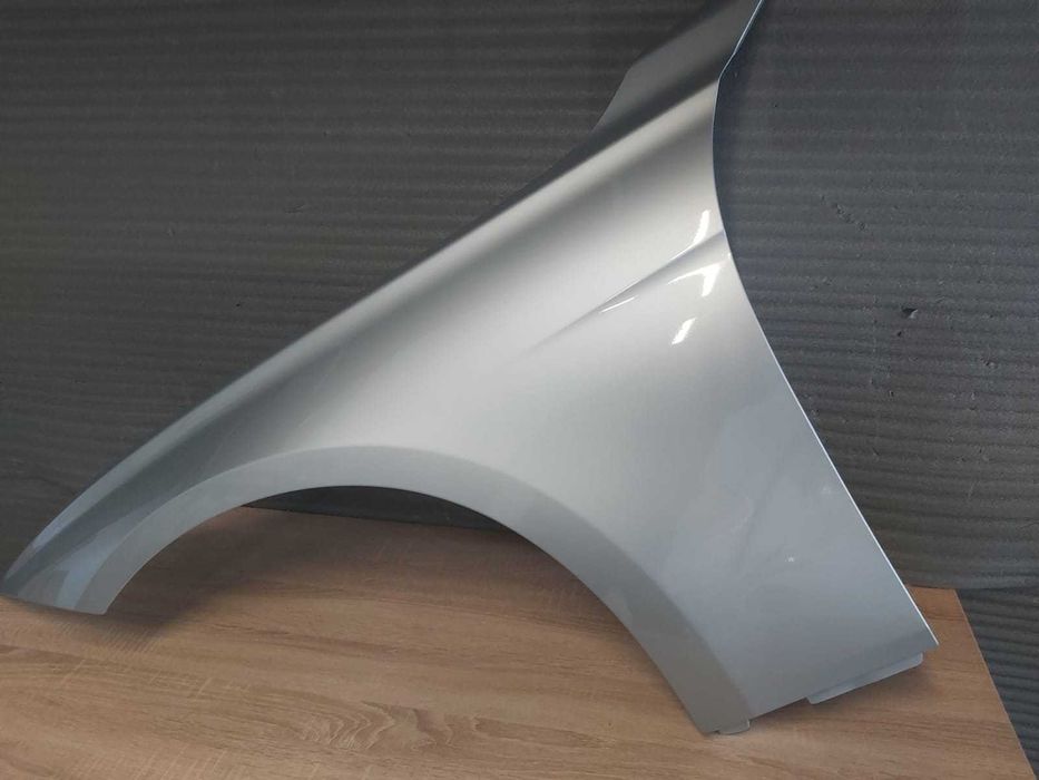 Aripa Fata Stanga BMW Seria 3 F30 An 2012-2014 (A83 (Gri))