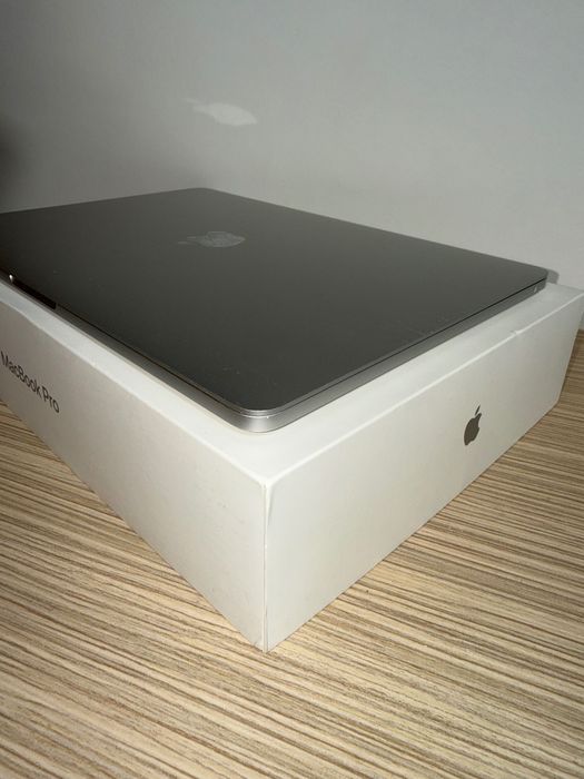 macbook Pro 13" 2016, i5, 8Gb, 256SSD folosit, fara charger