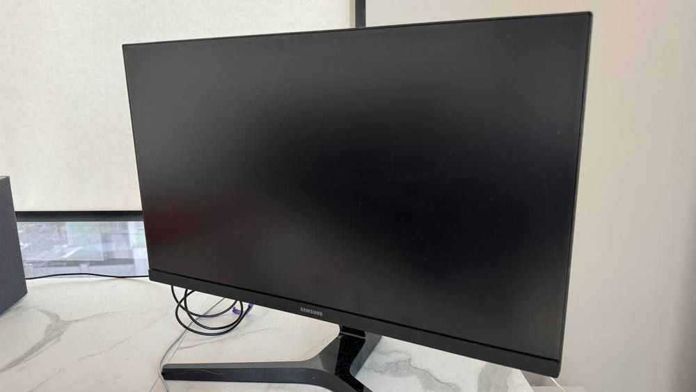 Монитор 24" Samsung HDMI / IPS / Full HD / Безрамочный