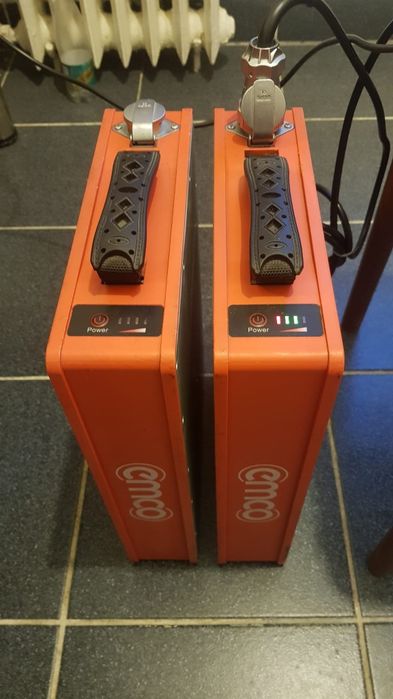 Vând 2 acumulatori pentru scuter Emco Novi