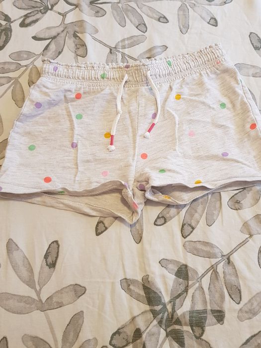 Къс панталон H&M, 122 размер, 4 лв
