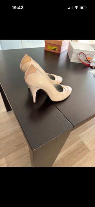 Pantofi cu toc marimea 37