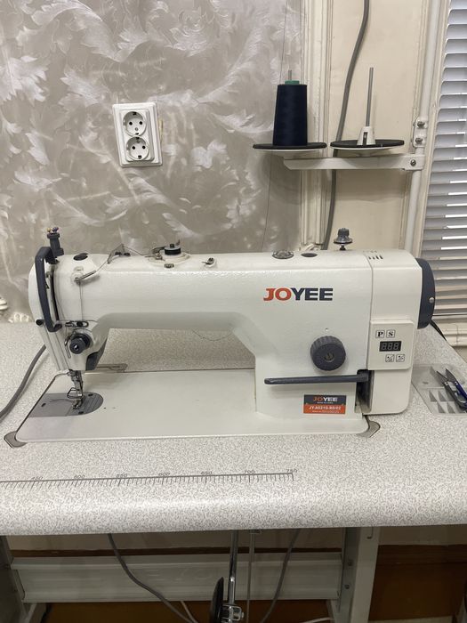 Joyee toʻgʻri chok moshina.