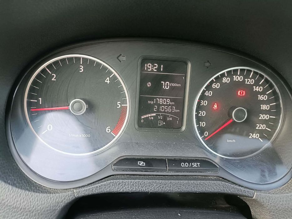 VW POLO ,2011,1.6 DIESEL