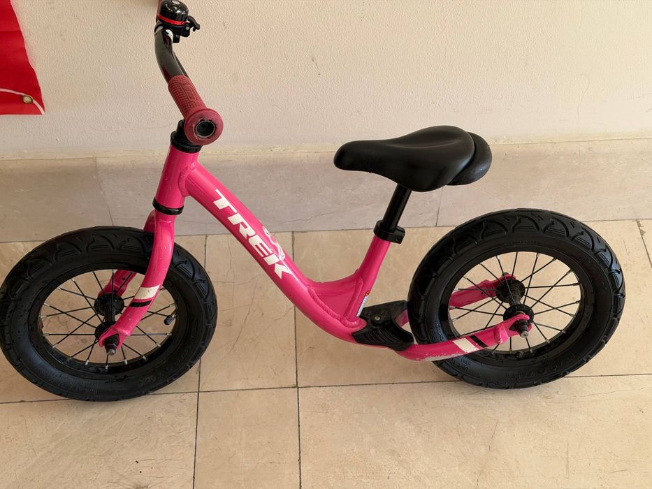 Беговел Trek (розовый)