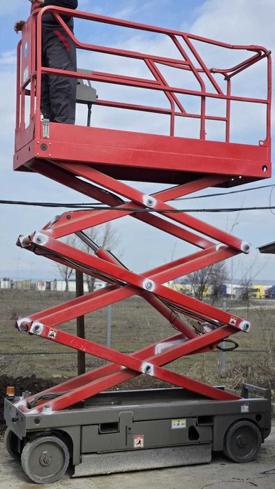 Servicii cu utilaje: Automacara,Excavator,Manitou,Trailer,Platforma